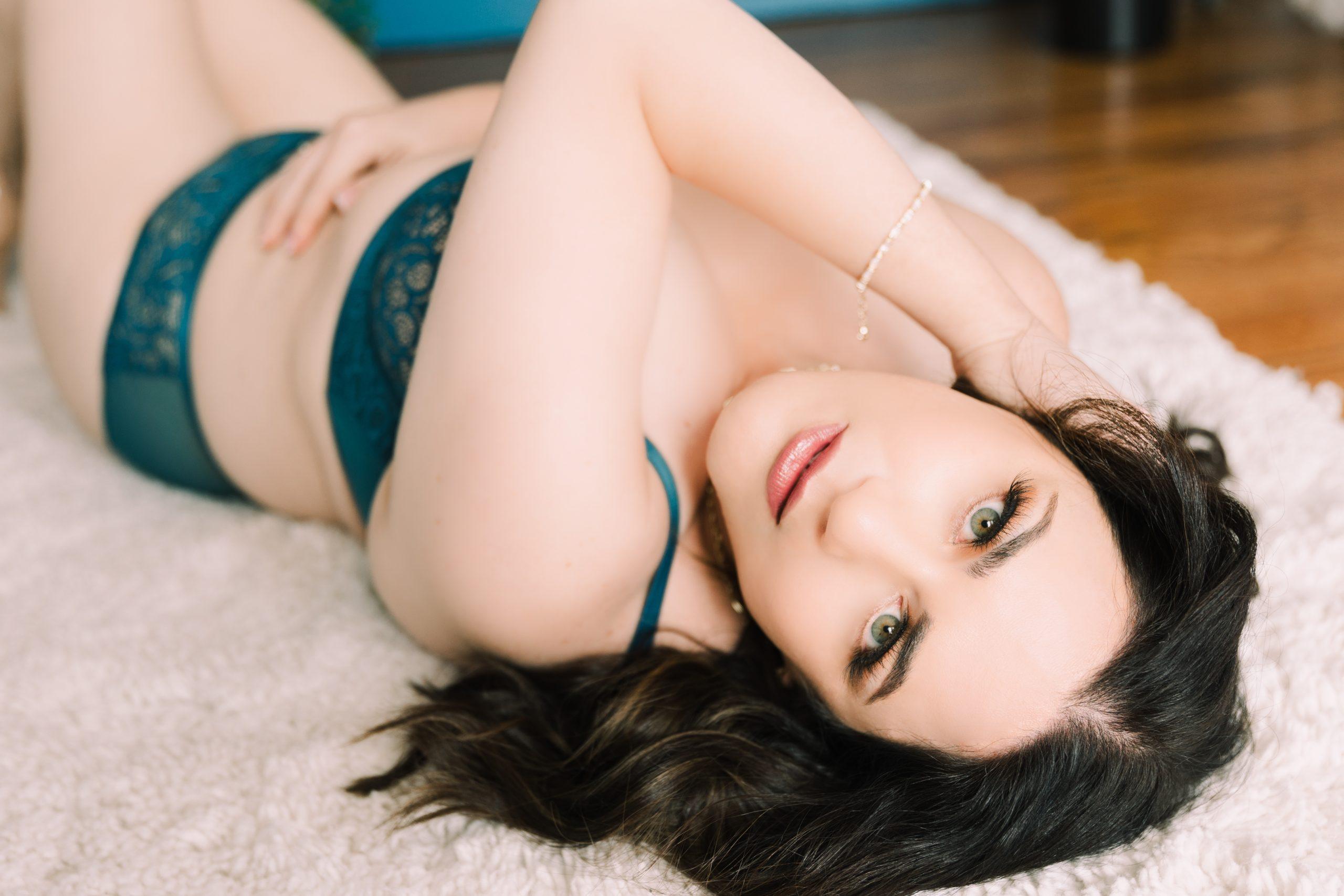Why A Boudoir Photoshoot Makes A Great Gift