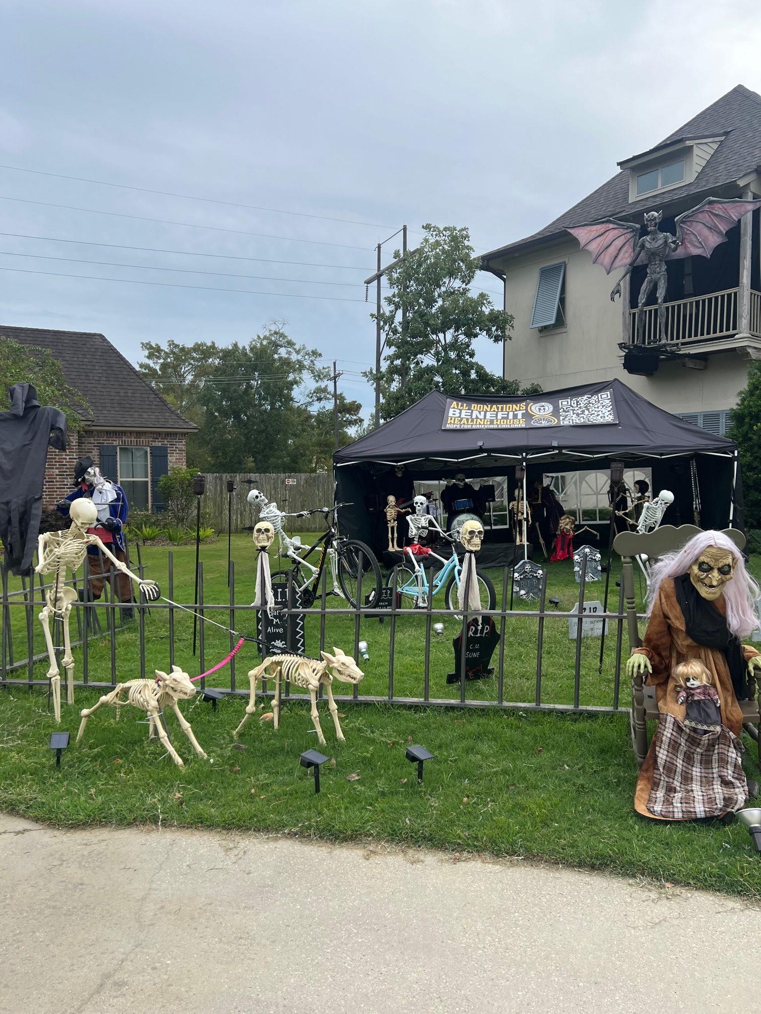 Where to see halloween decorations in Lafayette