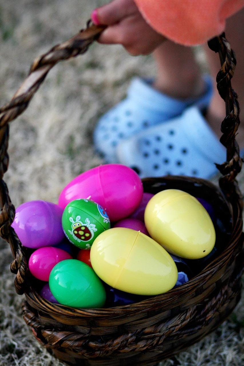 Easter Eggstravaganza :: How To Host An Easter Egg Hunt For Kids At Home